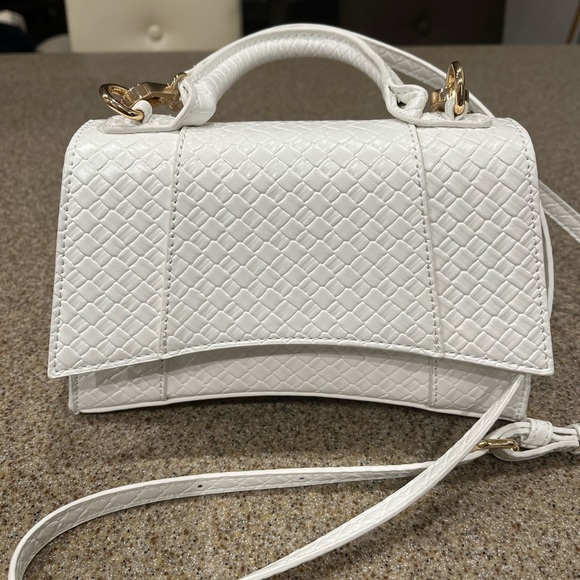 LIT Handbags - Hourglass, croc embossed.